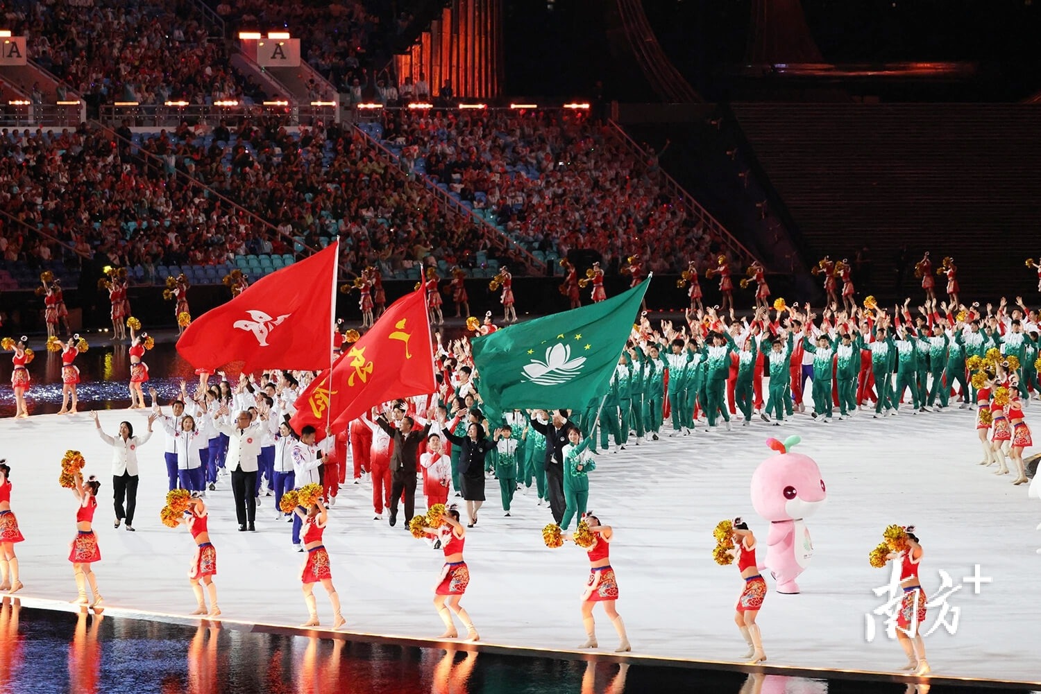 门兴0-0莱比锡，奥诺拉破门被吹，劳姆中框，门兴全场0射正